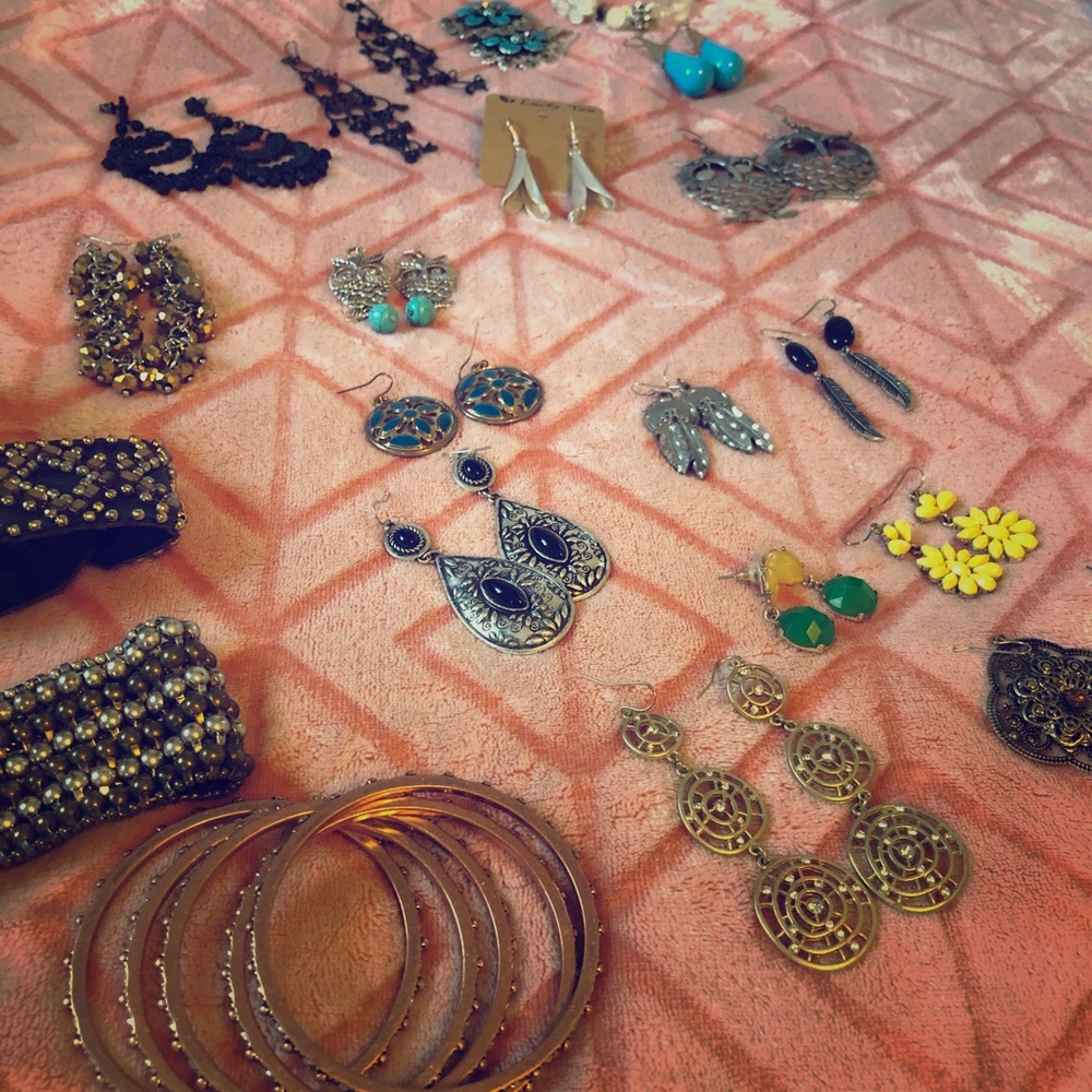 Earring & Bracelet Bundle